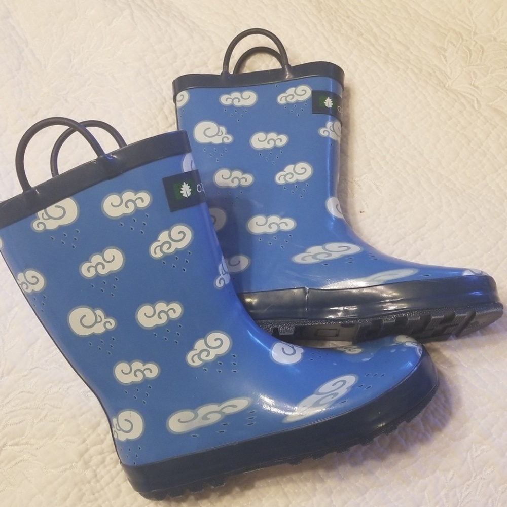 🎉HOST PICK 7/5 Oakiwear Clouds rain boots size 2